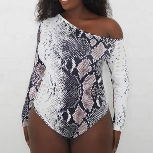 One shoulder snake print bodysuit